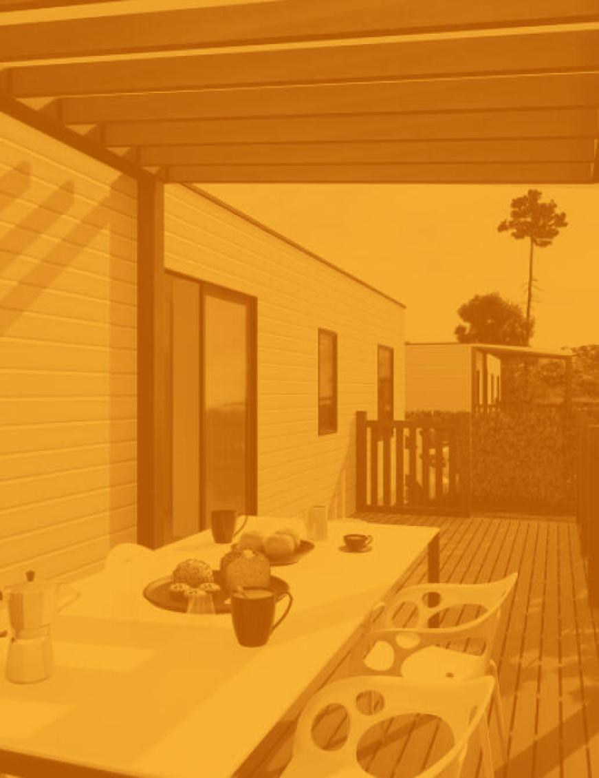 Mobilhome dans un camping, zoom sur la terrasse