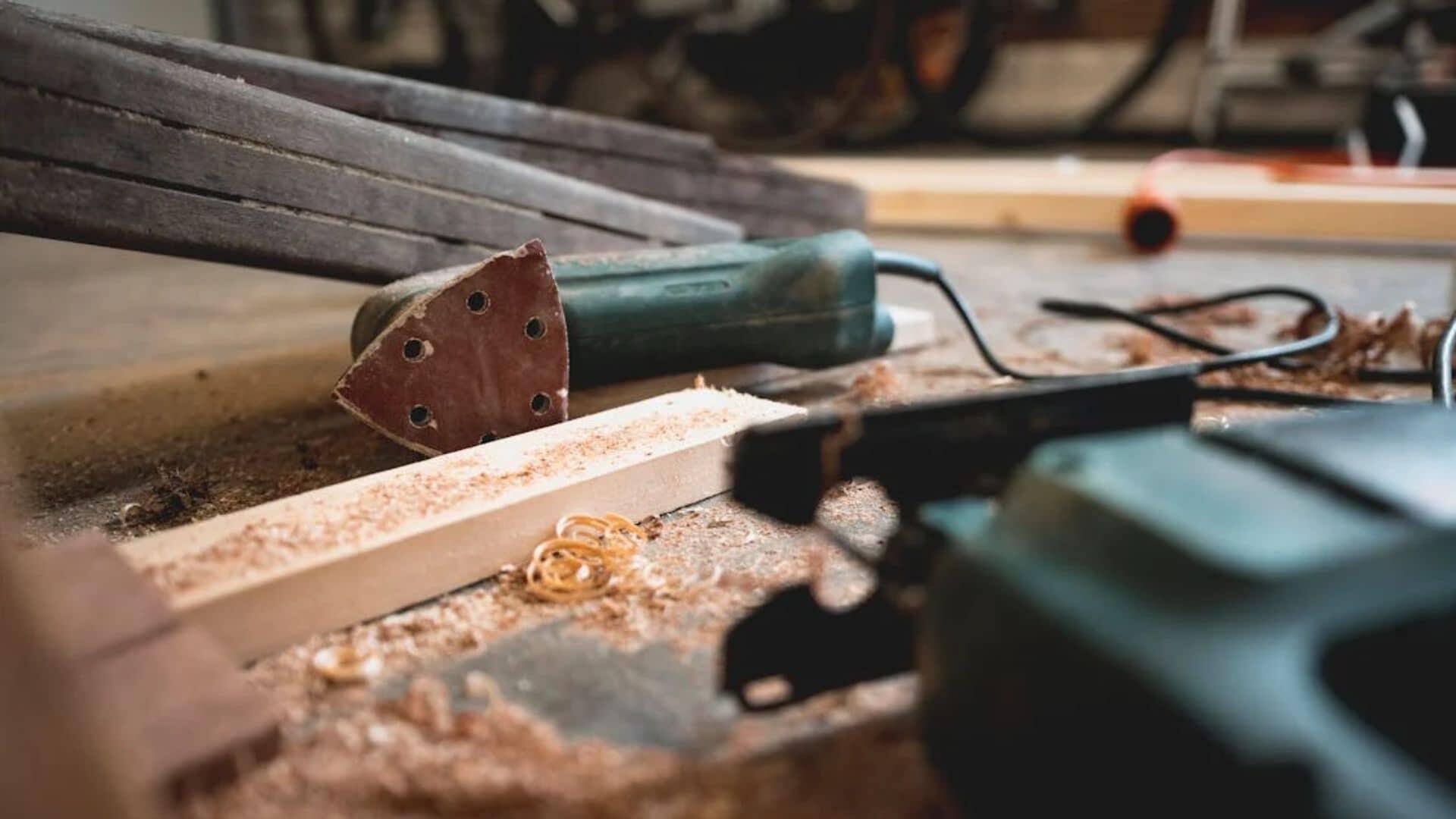planches de bois outils de découpe