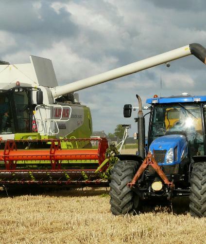 Tracteurs côtes à côtes qui s'aident